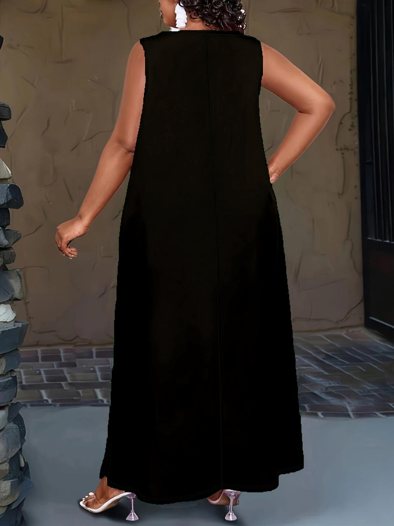 Emerald Green Plus-Size Maxi Dress with Gold Hook Straps and Pockets