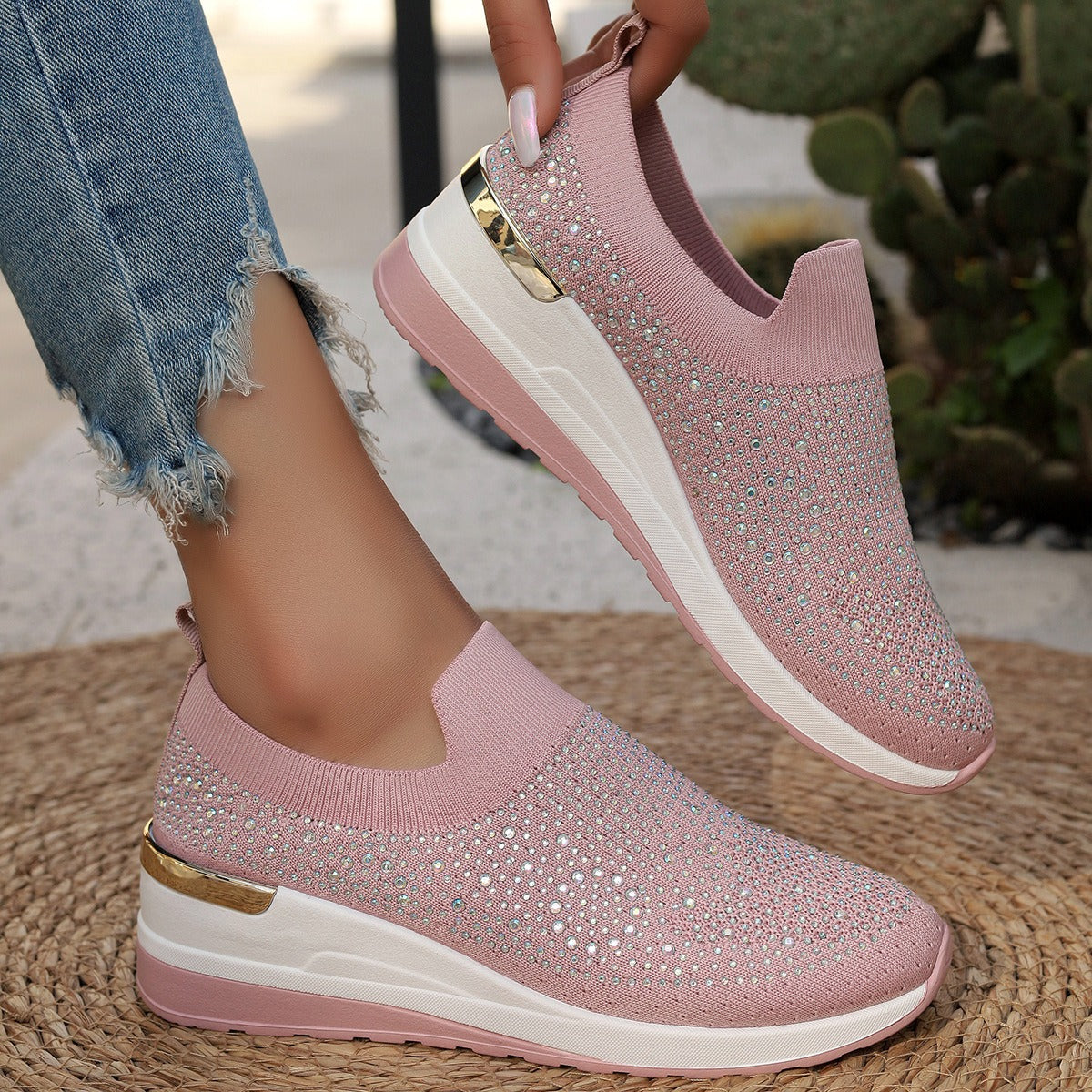 Light Luxury Shiny Slip-On Airy Casual Shoes