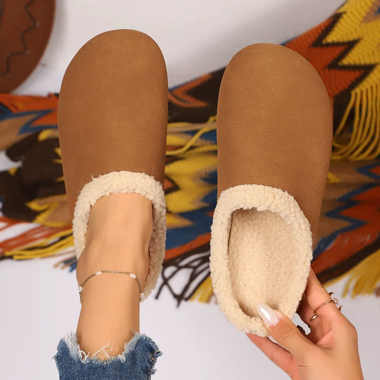 Fleece-lined closed-toe slippers