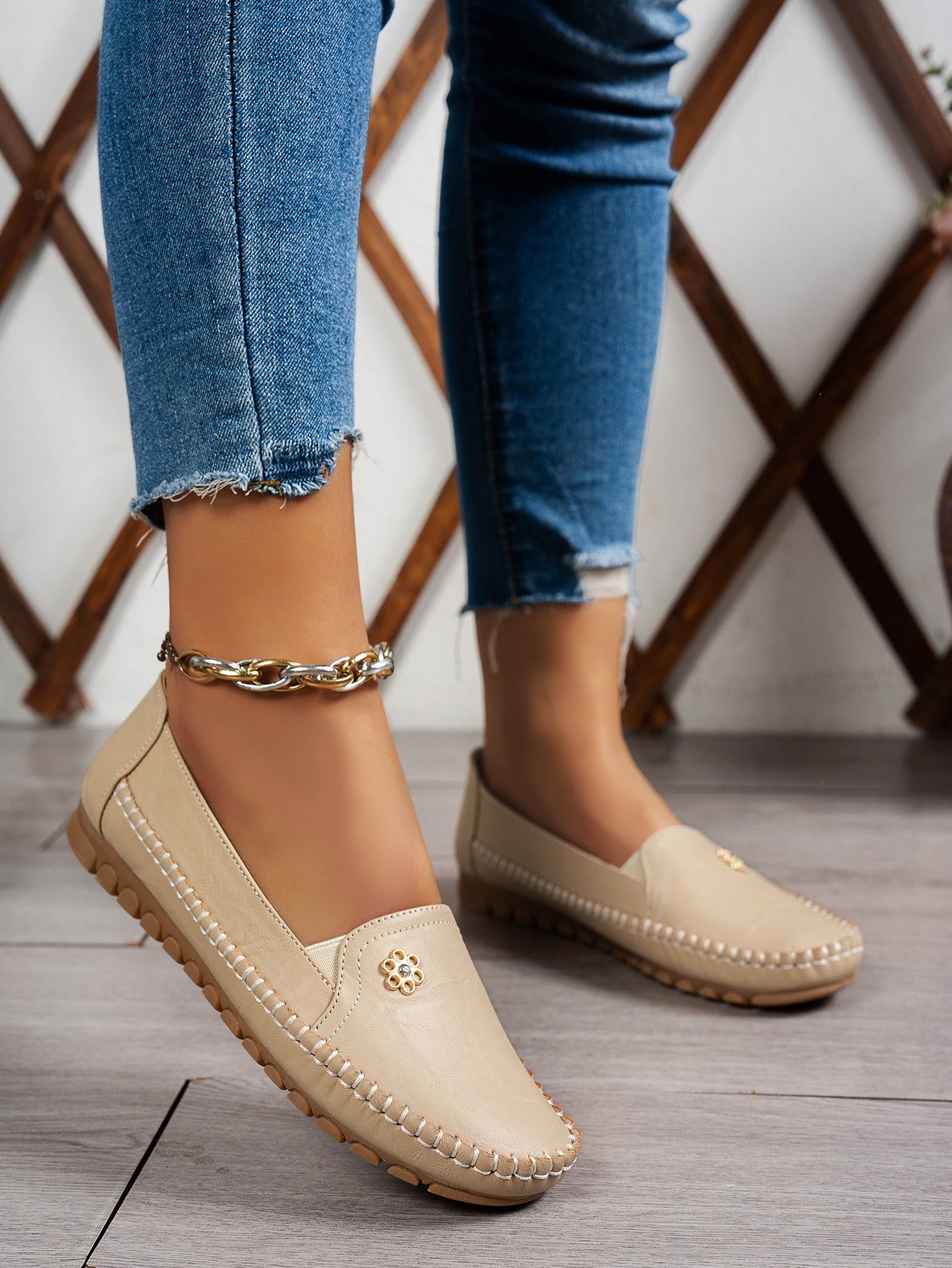 Women's Solid Color Flat Slip On Loafers