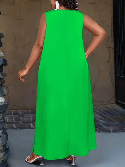 Emerald Green Plus-Size Maxi Dress with Gold Hook Straps and Pockets