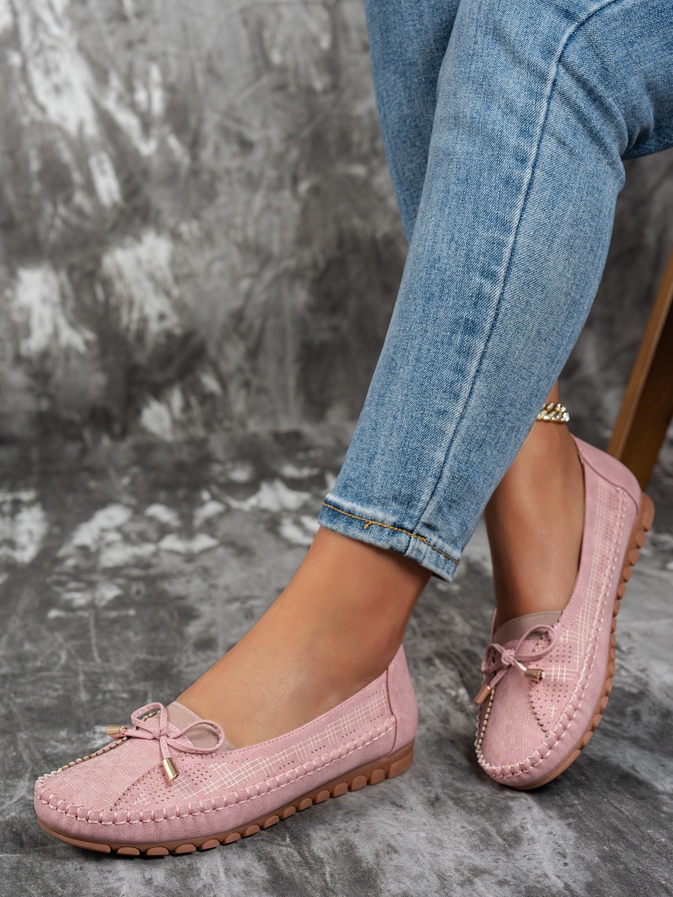 Pink women's bow flat loafers
