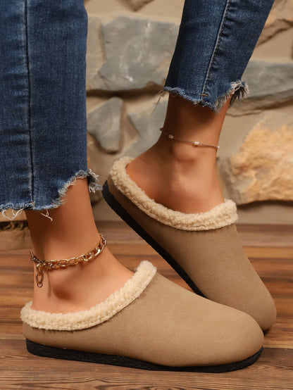 Fleece-lined closed-toe slippers