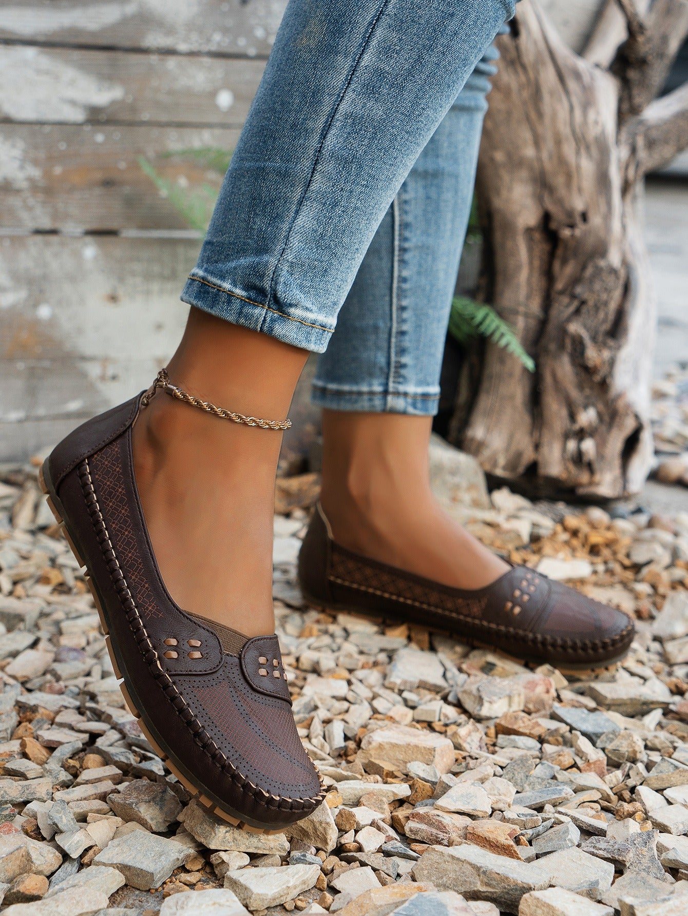 Coffee women's stitched laser-cut flat loafers