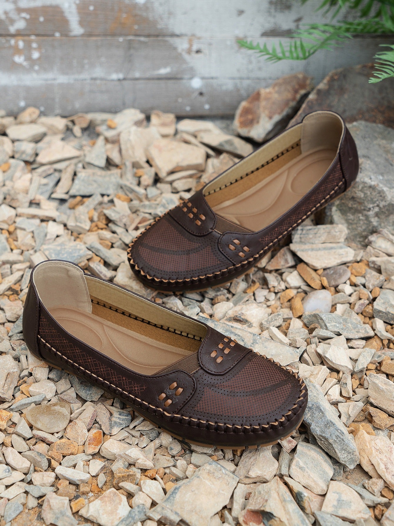 Coffee women's stitched laser-cut flat loafers