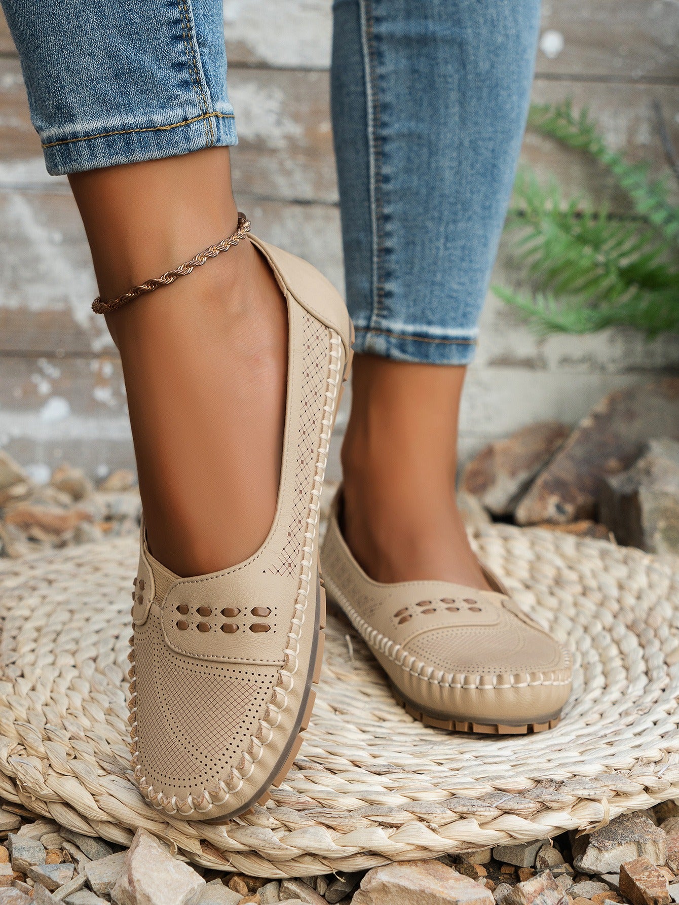 Off-White women's stitched laser-cut flat loafers