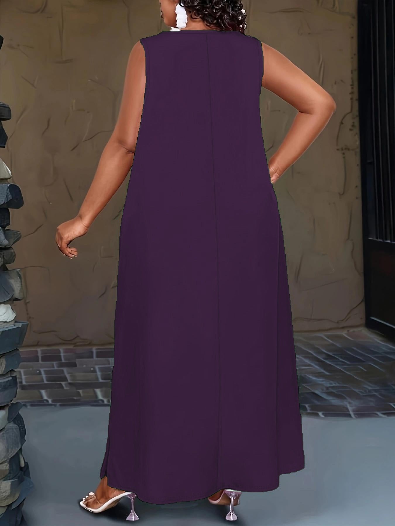 Emerald Green Plus-Size Maxi Dress with Gold Hook Straps and Pockets