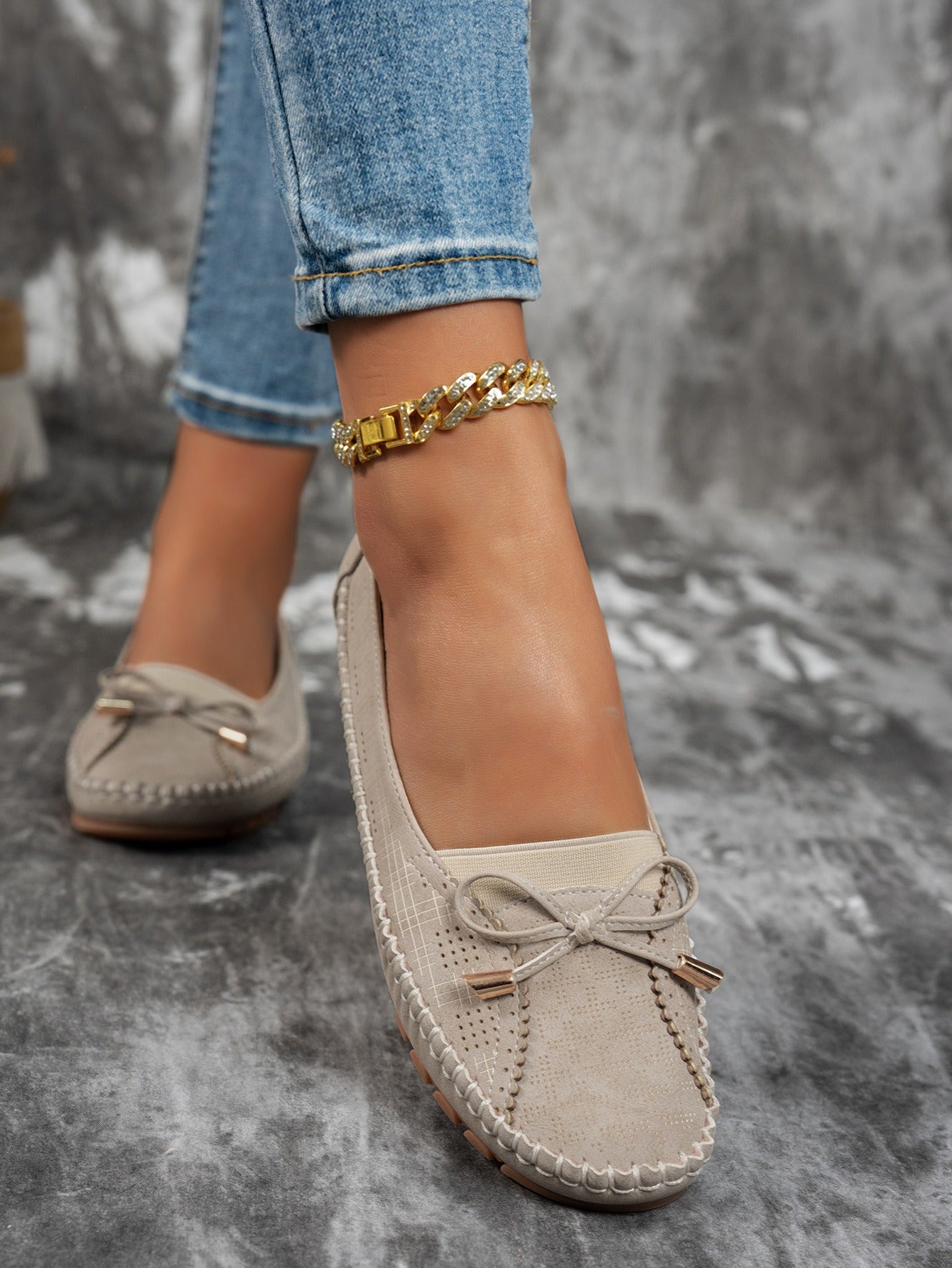 Off-White women's bow flat loafers