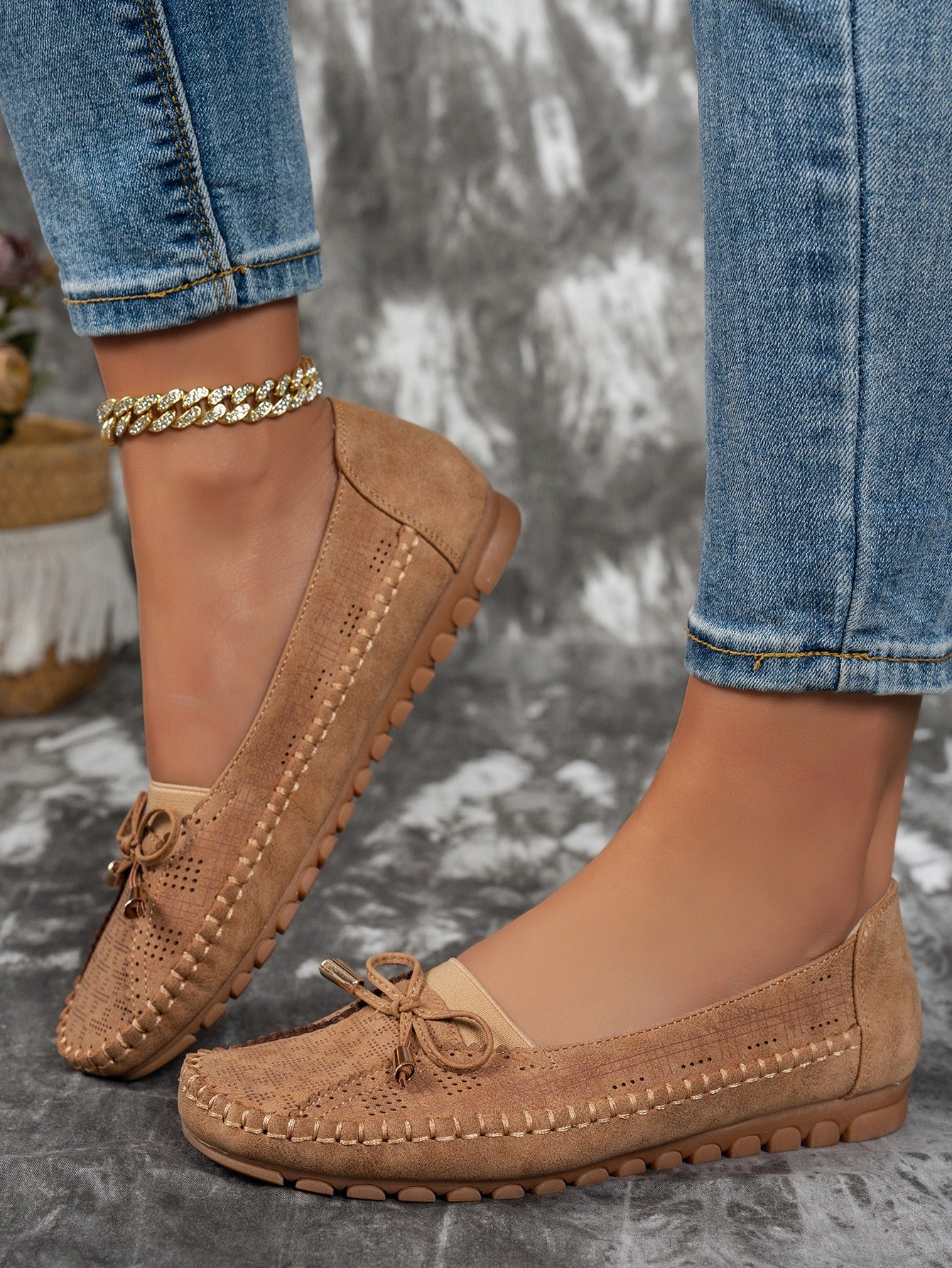Camel women's bow flat loafers