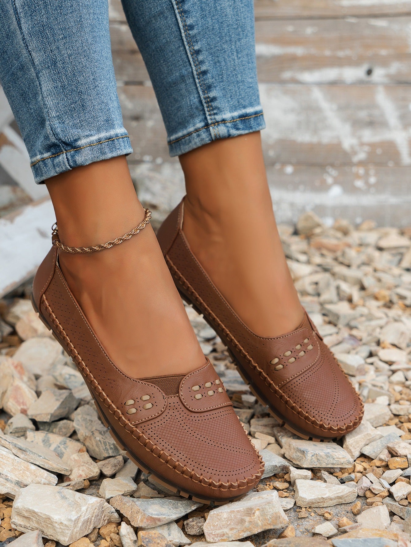 Camel women's stitched laser-cut flat loafers