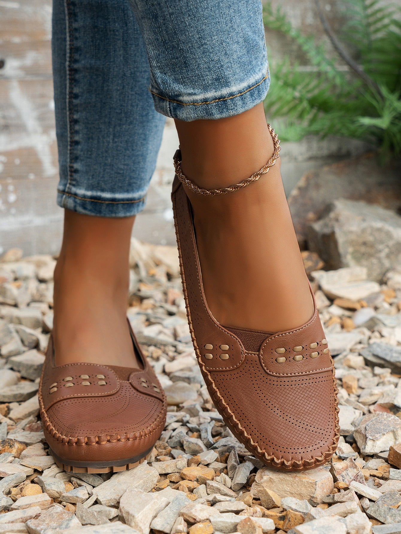 Camel women's stitched laser-cut flat loafers