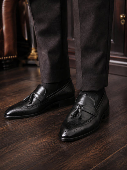 Men's brogue tassel loafers – detail view